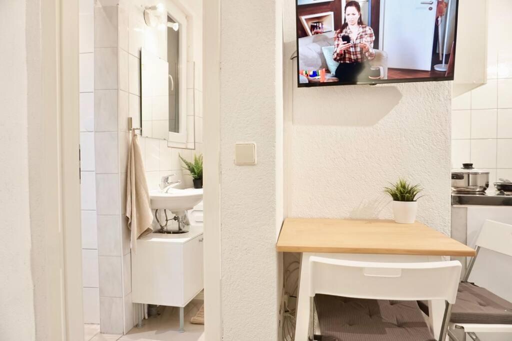 Gemutliches Kleines Studio-Apartment In Top Lage Nahe Karlsruhe Innenstadt Mit Klimaanlage Luaran gambar